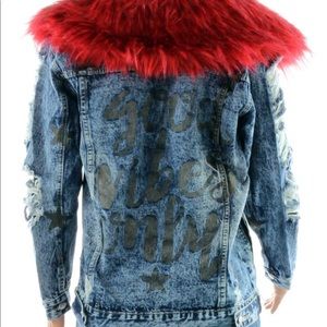 Denim jacket removable fur collar ⭐️$25 1hr only